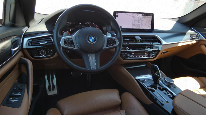 BMW Řada 5 540i xDrive M Sport na operativní leasing