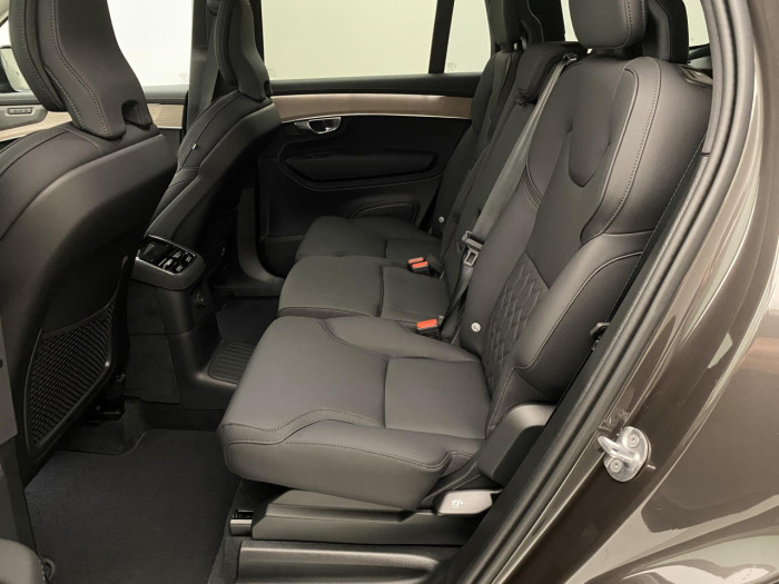 Volvo XC90 T8 AWD RECHARGE DARK PLUS 7m na operativní leasing