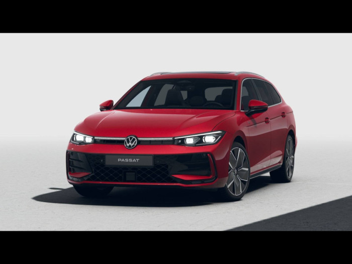Volkswagen Passat R-Line People 7DSG 2,0TSI / 150kW na operativní leasing