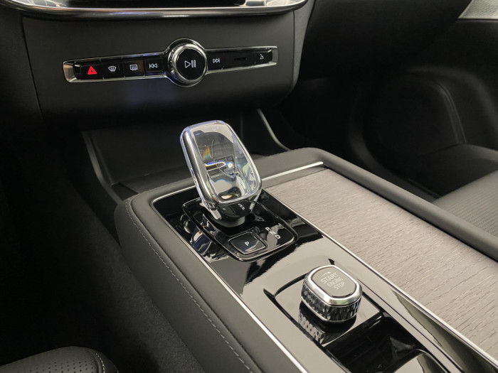 Volvo XC90 B5 AWD AUT DARK PLUS 7míst na operativní leasing