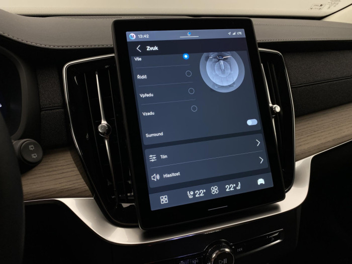 Volvo XC90 T8 AWD RECHARGE BRIGHT PLUS 7m na operativní leasing