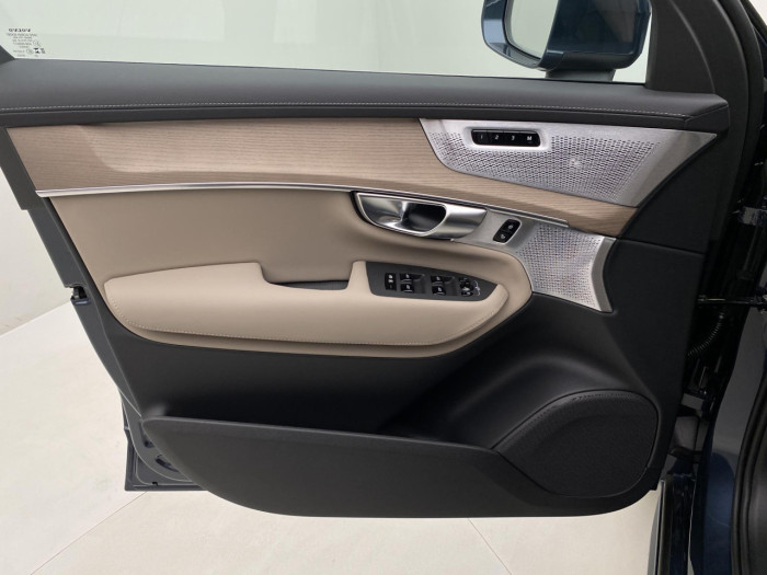 Volvo XC90 B5 AWD AUT BRIGHT PLUS na operativní leasing