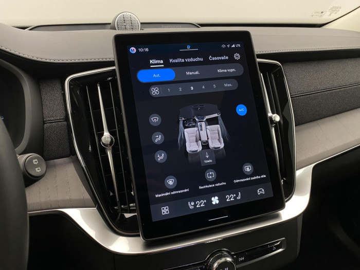 Volvo XC90 T8 AWD Plug-in DARK PLUS 7m na operativní leasing