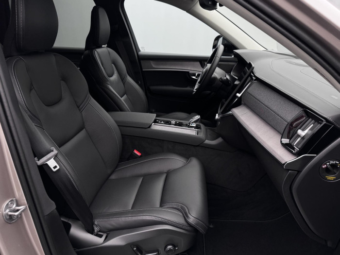 Volvo XC90 T8 AWD Plug-in DARK PLUS 7m na operativní leasing