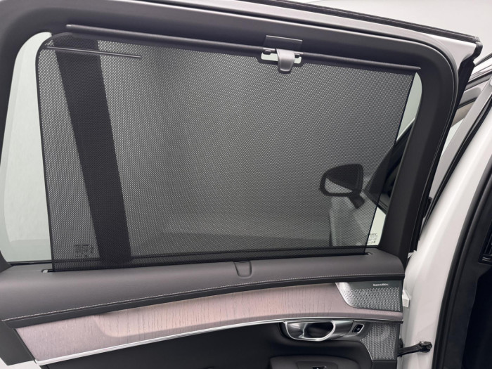 Volvo XC90 B5 AWD AUT DARK ULTRA 7-míst na operativní leasing