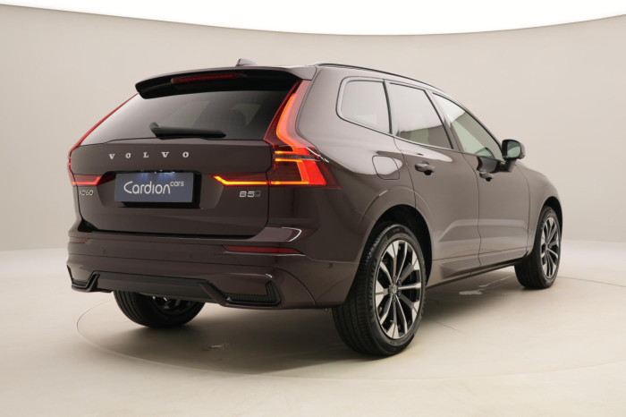 Volvo XC60 B5 AWD AUT DARK PLUS na operativní leasing