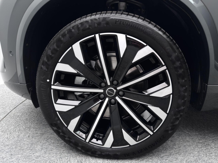 Volvo XC90 B5 AWD AUT BRIGHT PLUS 7-míst na operativní leasing