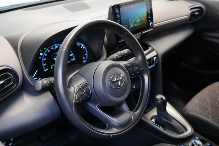 Toyota YARIS CROSS 1.5 Hybrid 68 kW AWD Executive na operativní leasing