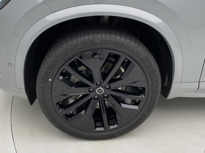 Volvo XC90 B5 AWD BLACK EDITION PLUS 7 na operativní leasing