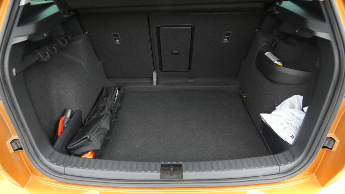 Škoda Karoq 2.0 TDI 110 kW Fresh 4x4 DSG na operativní leasing