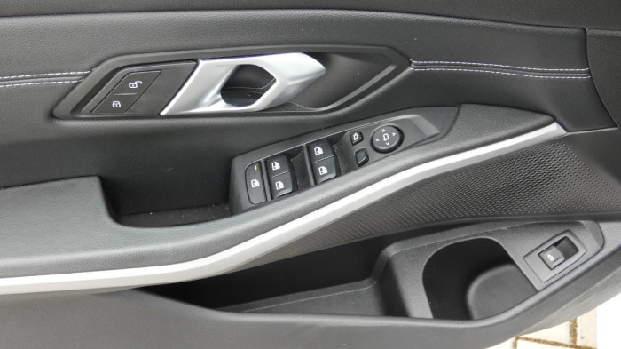 BMW Řada 3 320i Advantage na operativní leasing