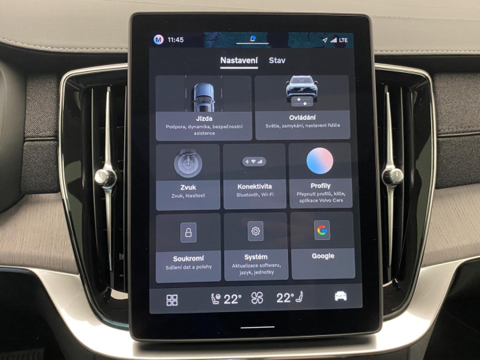 Volvo XC90 T8 AWD Plug-in DARK PLUS 7m na operativní leasing