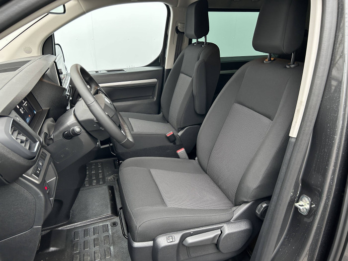 Peugeot Traveller ActiveStandard 2.0 BlueHDi S&S EAT8 / 130kW na operativní leasing