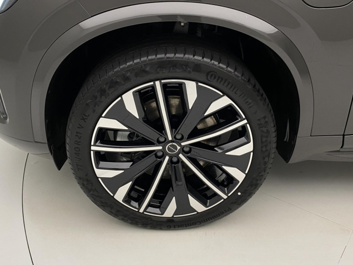 Volvo XC90 T8 AWD RECHARGE DARK PLUS 7m na operativní leasing