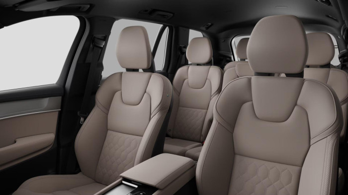 Volvo XC90 B5 AWD AUT CORE 7míst na operativní leasing