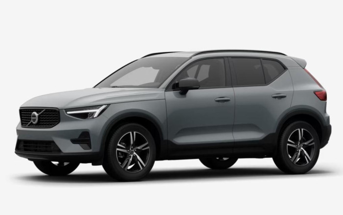 Volvo XC40 B4 AUT DARK PLUS na operativní leasing