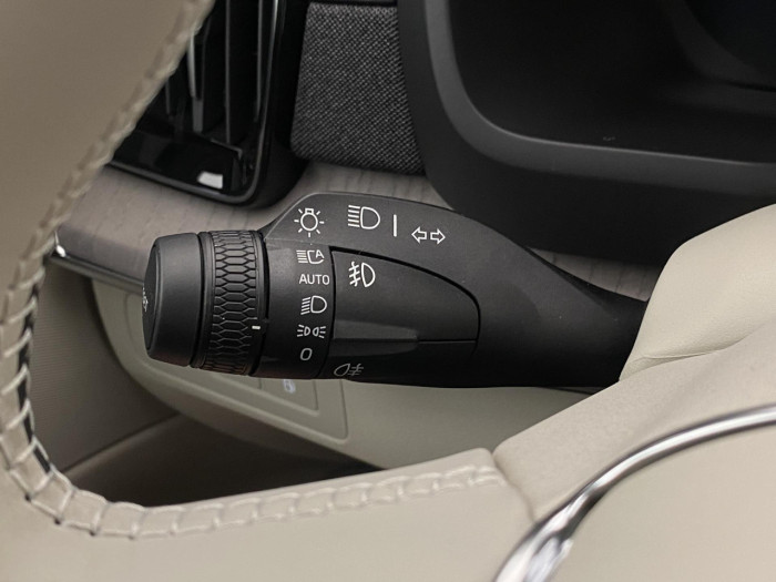 Volvo XC90 T8 AWD Plug-in BRIGHT PLUS 7m na operativní leasing