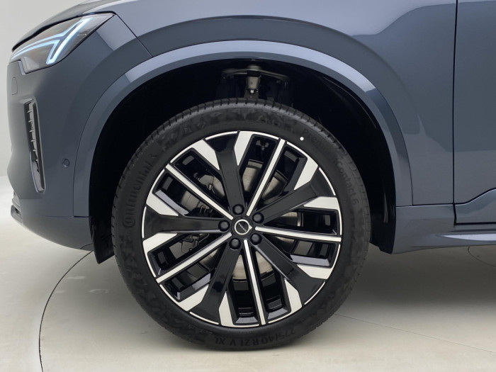 Volvo XC90 B5 AWD AUT DARK PLUS 7míst na operativní leasing