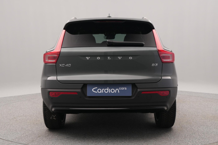 Volvo XC40 B3 AUT DARK PLUS na operativní leasing