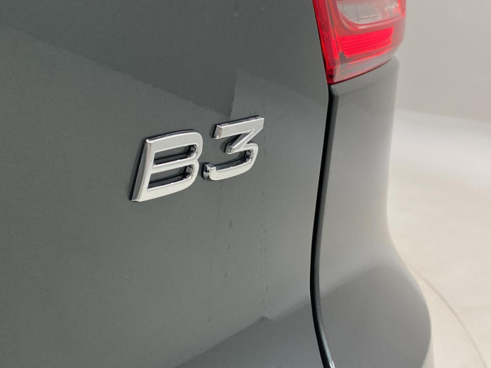 Volvo XC40 B3 AUT DARK PLUS na operativní leasing