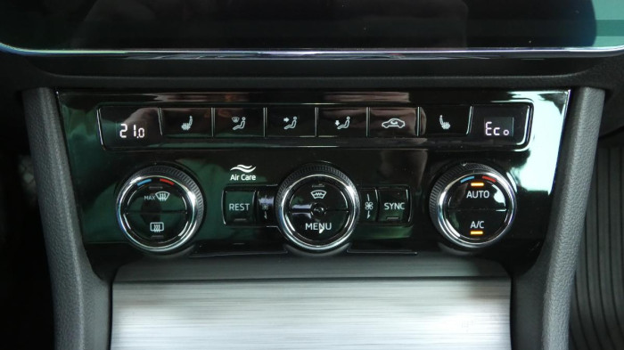 Škoda Superb 1.4 TSI iV Ambition DSG na operativní leasing