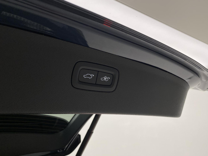 Volvo XC90 B5 AWD AUT BRIGHT PLUS na operativní leasing