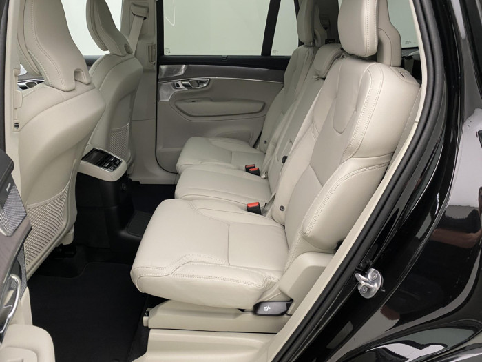 Volvo XC90 T8 AWD Plug-in BRIGHT PLUS 7m na operativní leasing