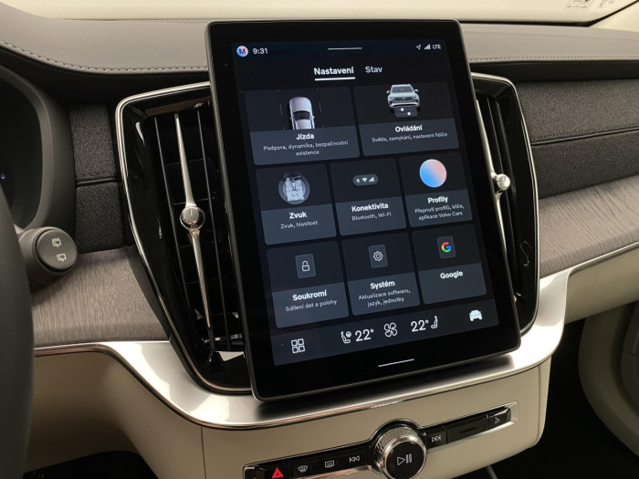 Volvo XC90 T8 AWD Plug-in BRIGHT PLUS 7m na operativní leasing