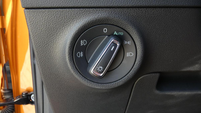 Škoda Karoq 1,5 TSI DSG Style na operativní leasing
