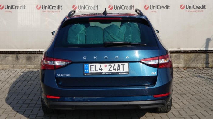 Škoda Superb 1.4 TSI iV Ambition DSG na operativní leasing