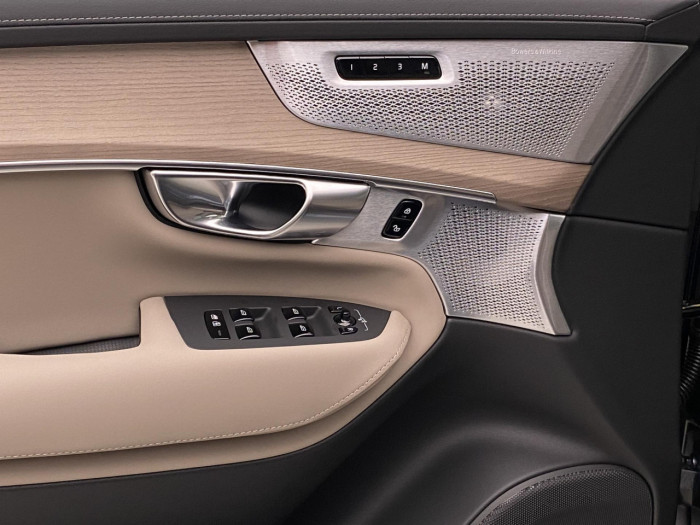 Volvo XC90 B5 AWD AUT BRIGHT PLUS na operativní leasing