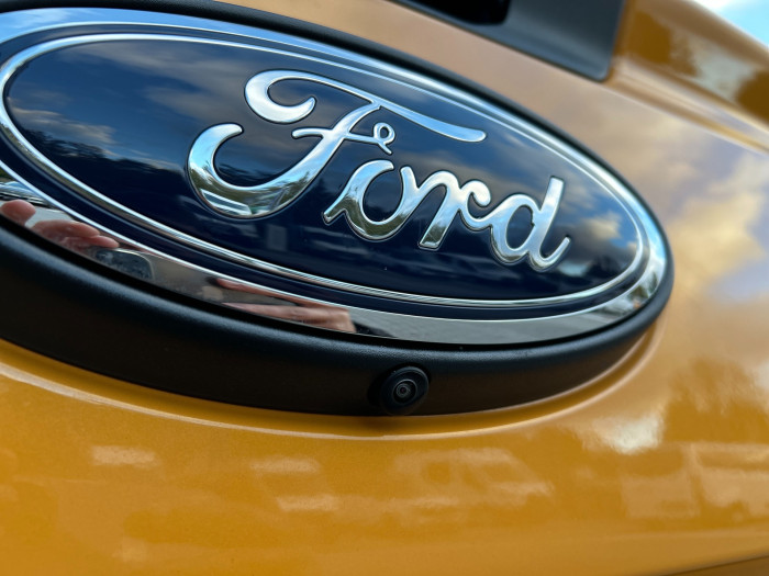 Ford WILDTRAK 2.3 Hybrid PHEV 205kW na operativní leasing