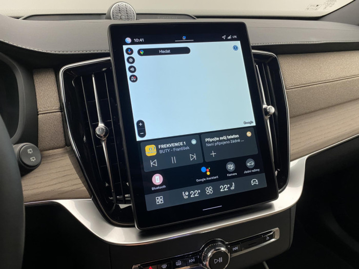 Volvo XC90 T8 AWD Plug-in DARK PLUS 7m na operativní leasing