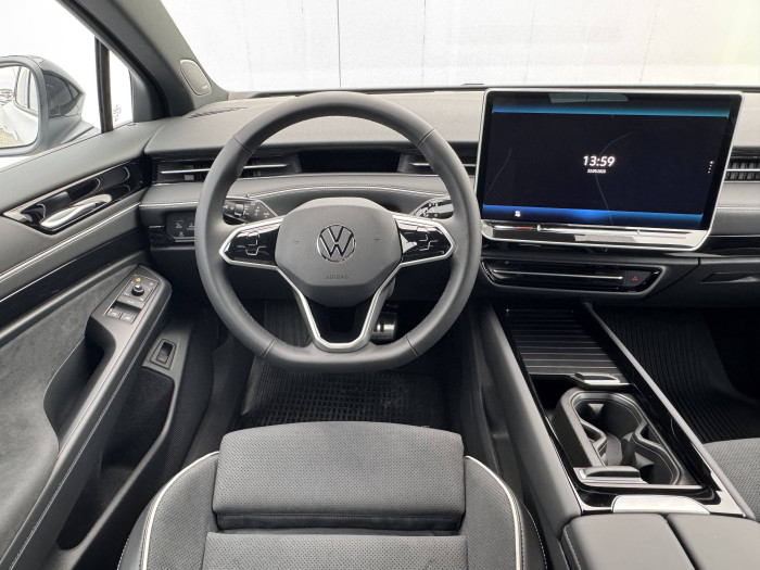 Volkswagen ID.7 Tourer Pro S People / 210kW na operativní leasing