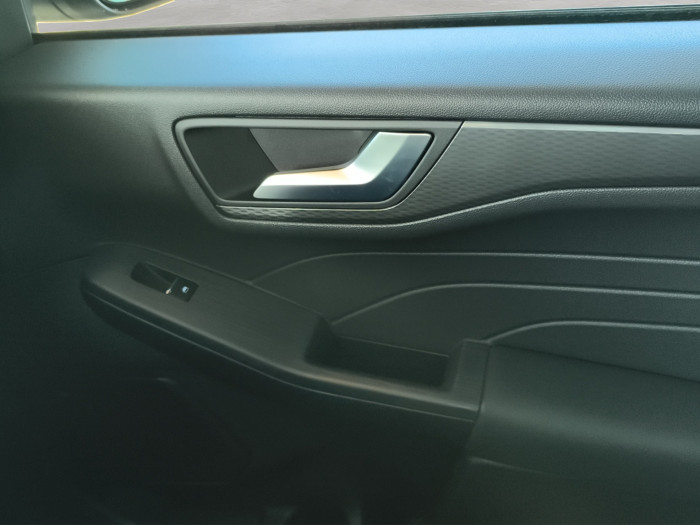 Ford Kuga 2.5 Duratec Hybrid HEV Titanium na operativní leasing