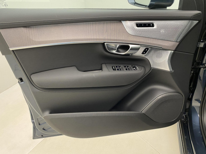 Volvo XC90 B5 AWD AUT BRIGHT ULTRA 7míst na operativní leasing