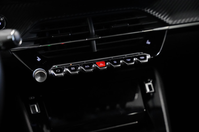 Peugeot 208 1.2 PureTech 74 kW na operativní leasing