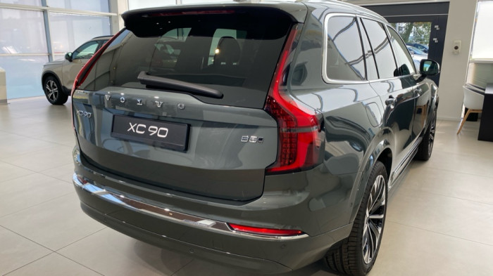Volvo XC90 PLUS BRIGHT, B5 AWD, 184+10 kW / 250+14 HP na operativní leasing