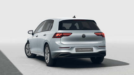 Volkswagen Golf People 1,5 eTSI 85 kW 7DSG mHEV na operativní leasing