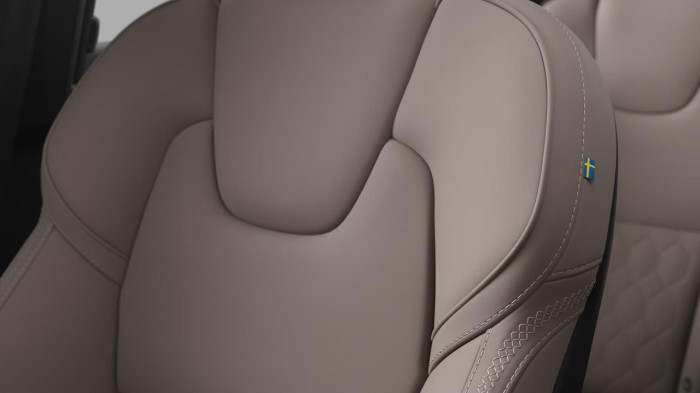 Volvo XC90 B5 AWD AUT CORE 7míst na operativní leasing
