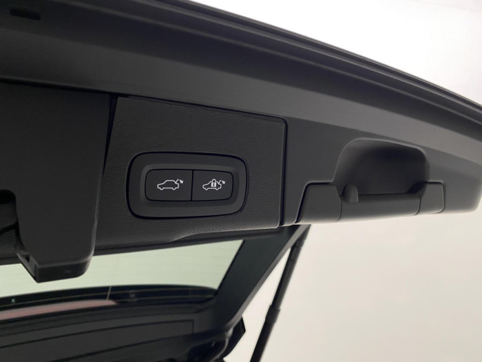 Volvo XC60 B5 AWD AUT BRIGHT PLUS na operativní leasing