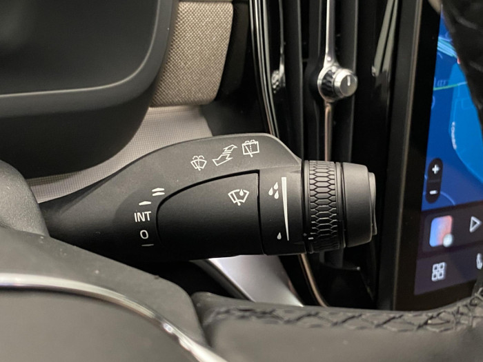Volvo XC90 B5 AWD AUT CORE 7míst na operativní leasing