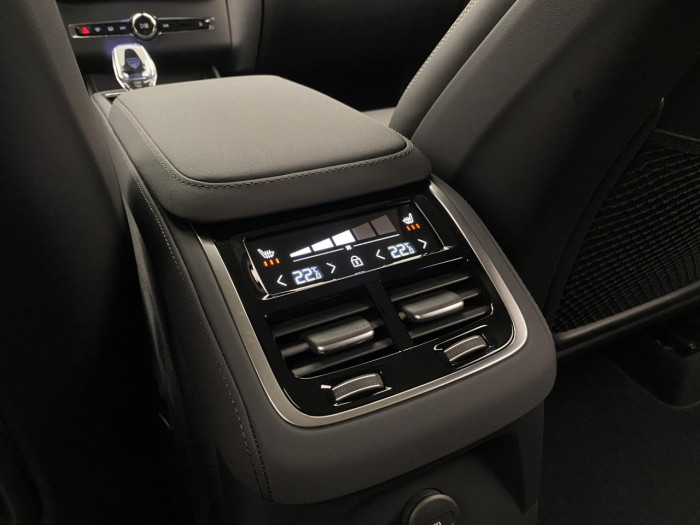 Volvo XC90 T8 AWD RECHARGE BRIGHT PLUS 7m na operativní leasing