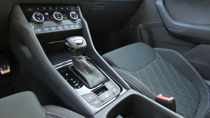 Škoda Karoq 1,5 TSI Sportline Exclusive DS na operativní leasing