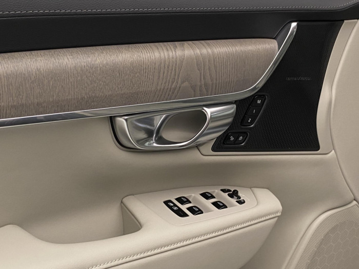 Volvo V90 T6 AWD Plug-in BRIGHT PLUS na operativní leasing