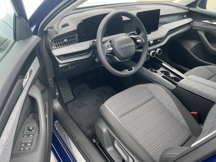 Škoda Superb Combi Selection 7DSG 2,0TDI / 110kW na operativní leasing