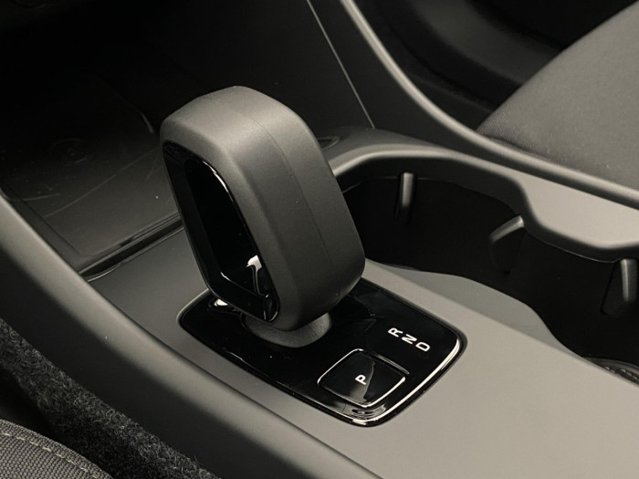 Volvo EX40 SINGLE MOTOR ELETRIC PLUS na operativní leasing