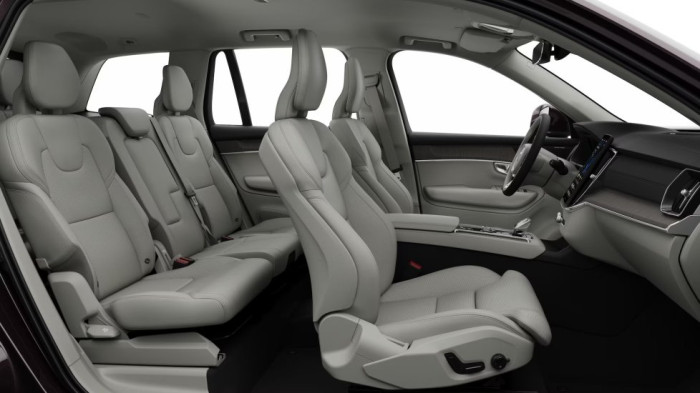 Volvo XC90 PLUS BRIGHT, B5 AWD, 184+10 kW / 250+14 HP na operativní leasing