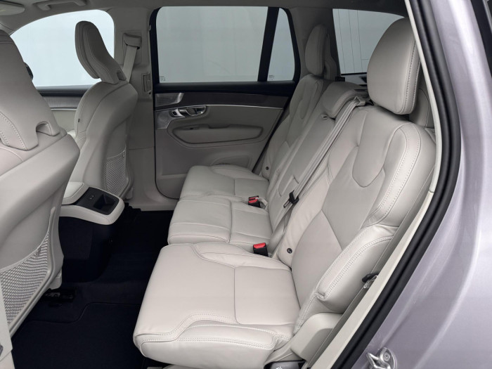 Volvo XC90 B5 AWD AUT DARK PLUS 7-míst na operativní leasing
