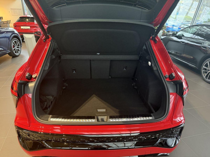 Audi Q3 TFSI 110 kW Stronic na operativní leasing